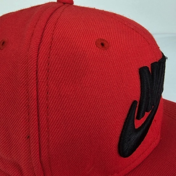 NIKE TRUE FUTURA --Raised Nike Logo Swoosh Black and Red Cap - SnapBack Hat - Picture 6 of 10